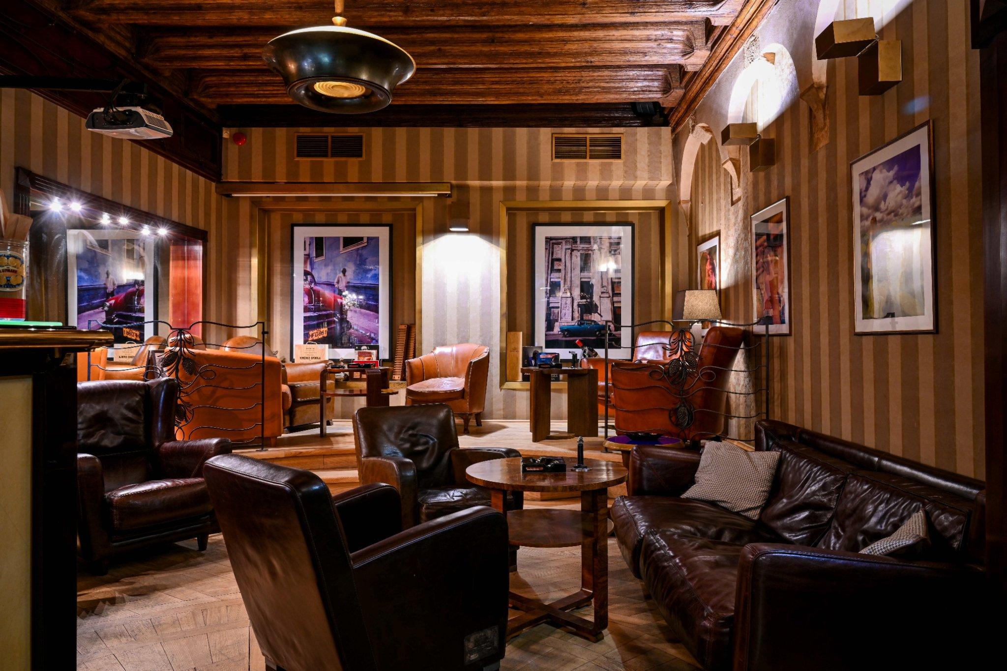 La Casa del Habano Krakow - Photo 1