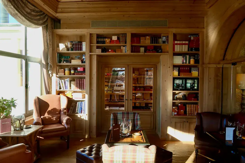 Gstaad Palace - Cigar Lounge - Photo 1
