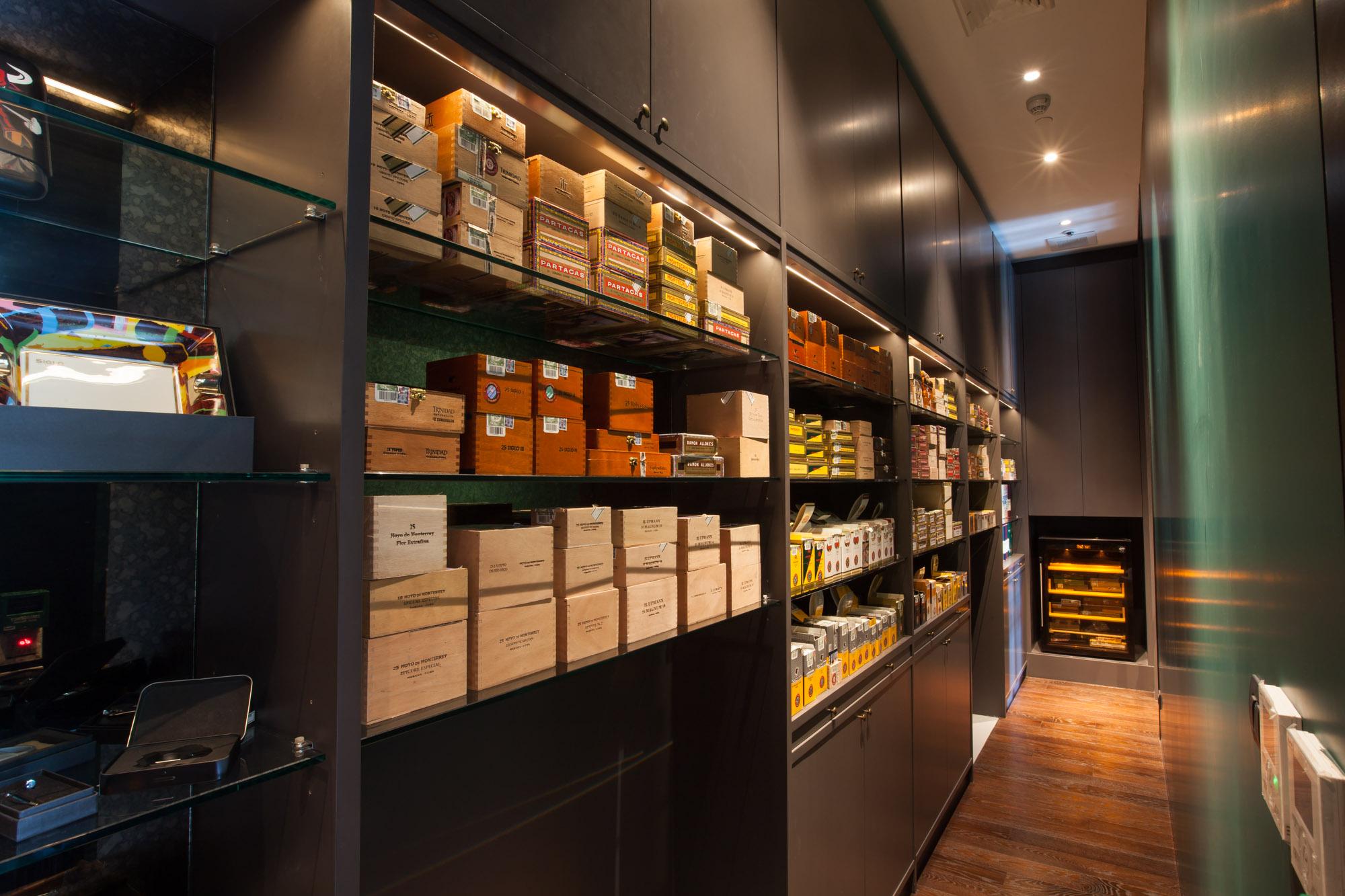 La Casa del Habano Kempinski Sindhorn Bangkok - Photo 1