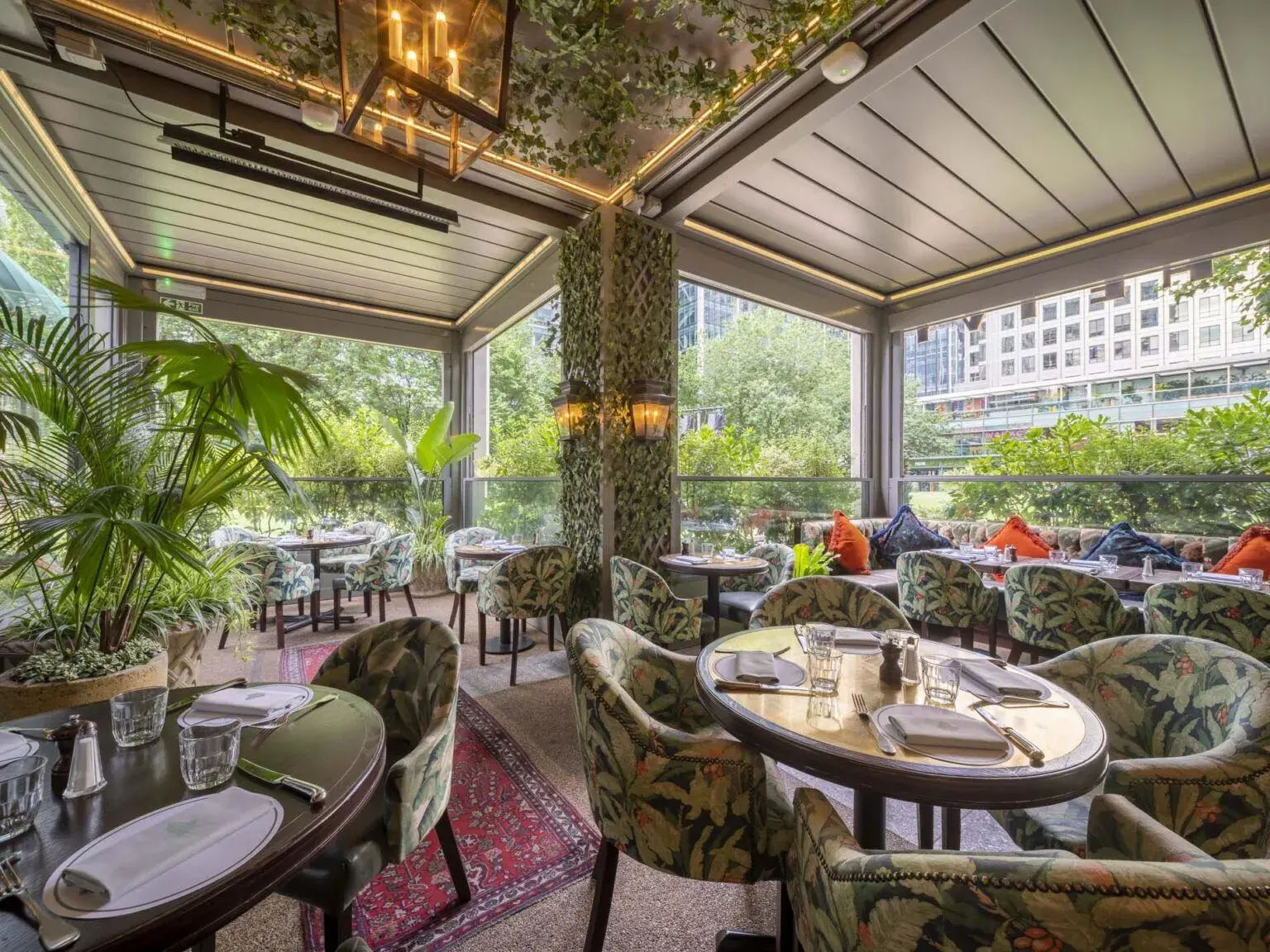 The Ivy Canary Wharf - Photo 1