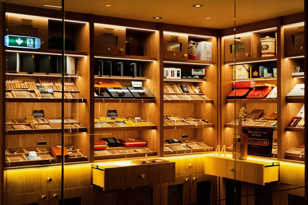 La Casa del Habano Nottingham - House of Holmes - Photo 1
